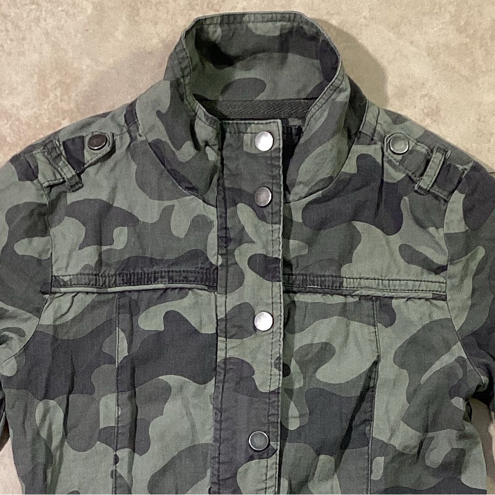 White Fawn Green Camo Lightweight Zippered Utility Jacket G…